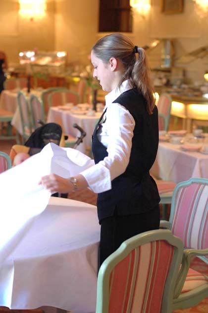 Sind Gastrojobs doch nicht so beliebt? Über 42% der angehenden Restaurantfachleute brachen ihre Lehre ab. Bei den Kochlehrlingen waren es sogar mehr als 45%.